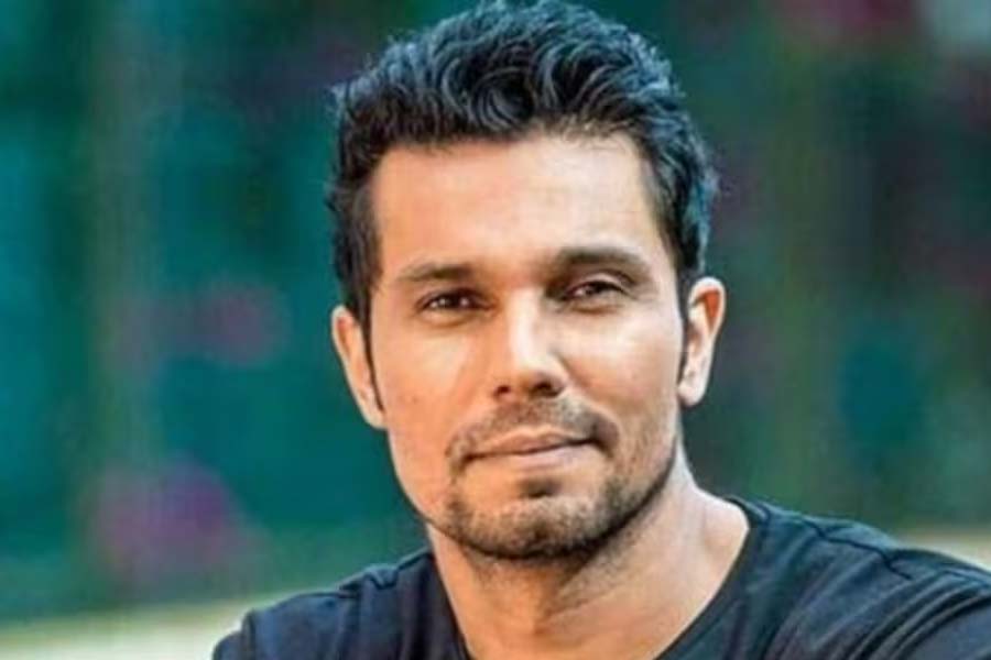 From Vicky Kaushal to Bhumi Pednekar, bollywood actors left high paying jobs for acting