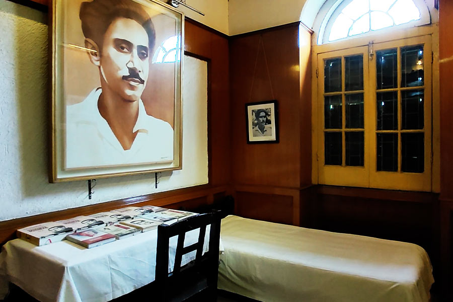 Mujibur Dhanmandi house vandalised while Kolkata protects Bangabandhu’s memories dgtl