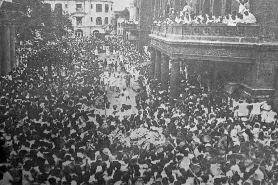 First Mayor of KMC Deshbandhu Chittaranjan Das preferred education, health and transport over other things