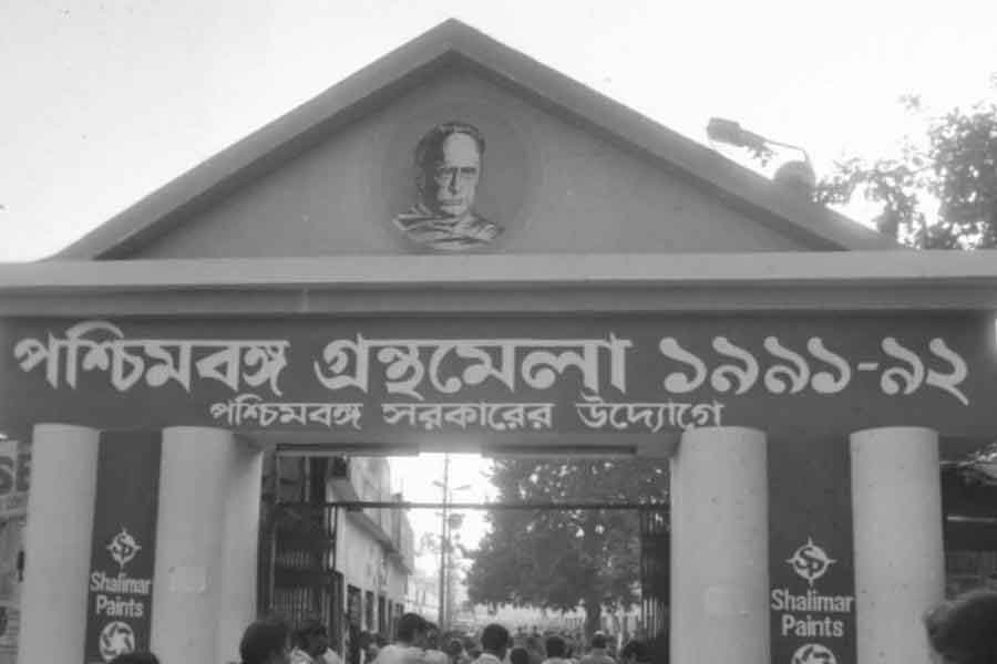 In the midst of the digital world, social media and selfies, the Kolkata Book Fair has retained its tradition as before.