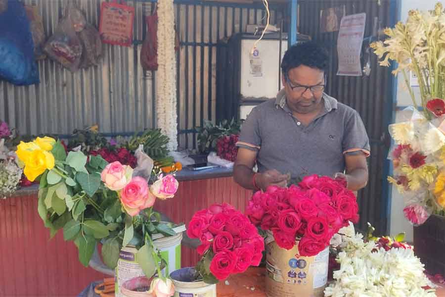Florists of Tehatta hope good sale of flowers in Valentines Week