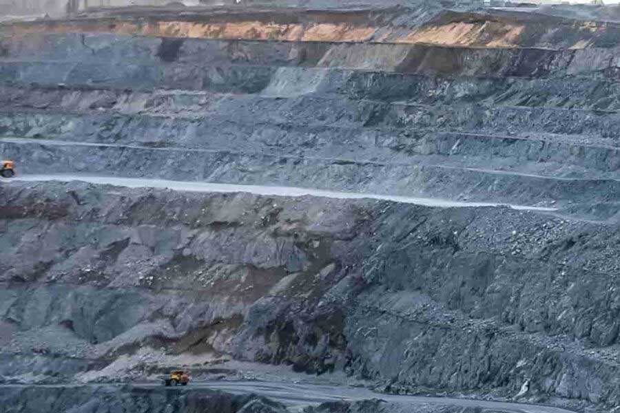 Ukraine wants US arms and ammunition against rare earth elements may trigger more attack from Russia 