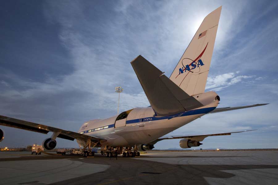 NASA discovered water in Moon through SOFIA know about flying astronomical observatory 