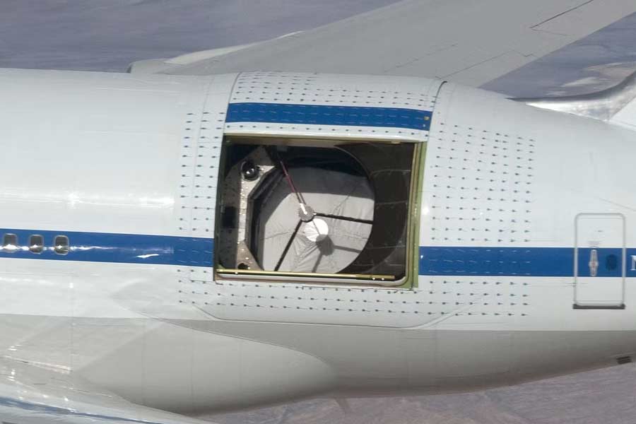 NASA discovered water in Moon through SOFIA know about flying astronomical observatory 