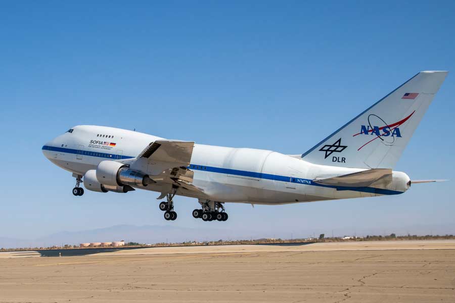 NASA discovered water in Moon through SOFIA know about flying astronomical observatory 