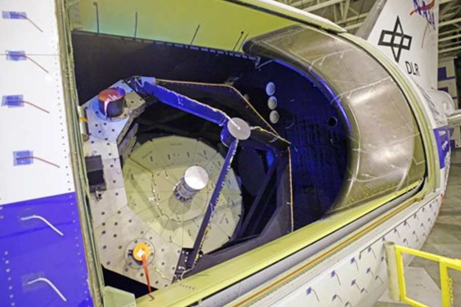 NASA discovered water in Moon through SOFIA know about flying astronomical observatory 