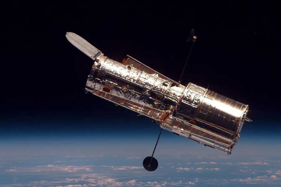 NASA discovered water in Moon through SOFIA know about flying astronomical observatory 