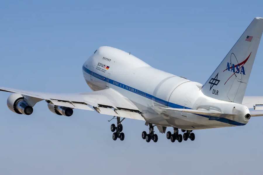 NASA discovered water in Moon through SOFIA know about flying astronomical observatory 