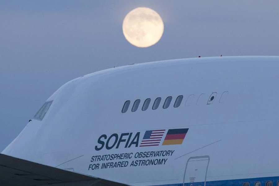 NASA discovered water in Moon through SOFIA know about flying astronomical observatory 
