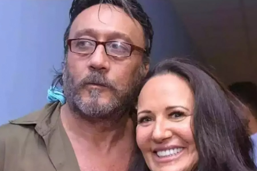 Jackie Shroff with his wife Ayesha Shroff
