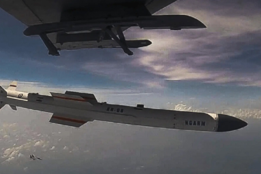 Russia offers advanced R 37M missile to India with local production license 