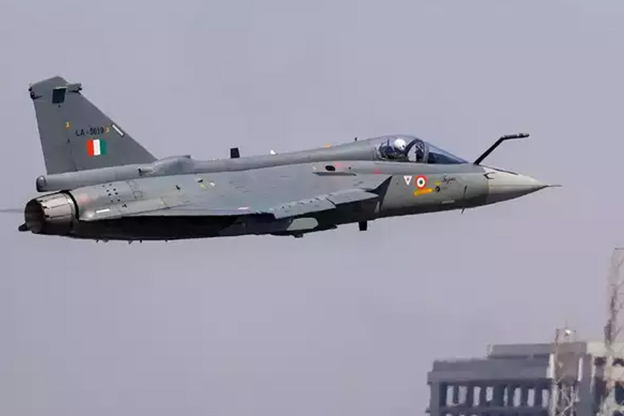 Russia offers advanced R 37M missile to India with local production license 