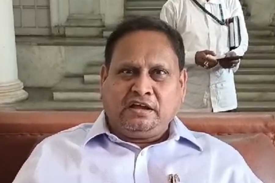 TMC MLA Humayun Kabir lost his iphone in the lobby of WB Assembly dgtl