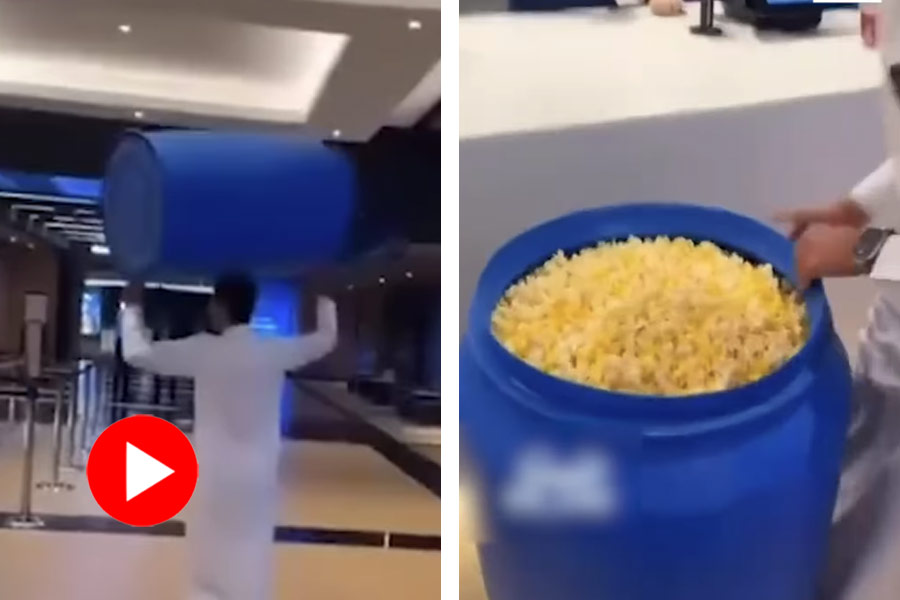 Saudi Arab people bring cooking pots, drums to cinema hall for free popcorn dgtl