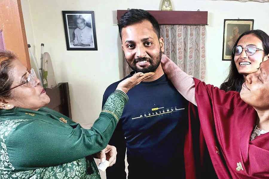 Sanket stood first in SSC civil exam