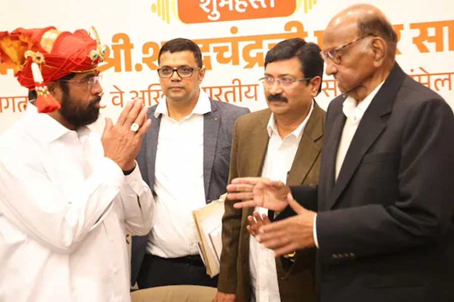 Sharad Pawar\\\\\\\\\\\\\\\\\\\\\\\\\\\\\\\'s rare praise for Eknath Shinde draws Uddhav Sena\\\\\\\\\\\\\\\\\\\\\\\\\\\\\\\'s anger