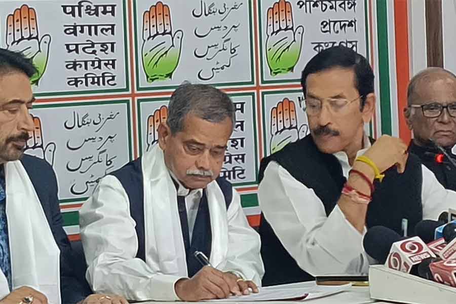 Former MP Abhijit Mukherjee joins Congress again