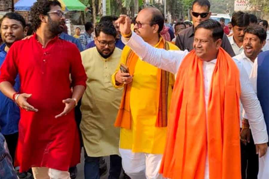 BJP Leader Sulkanta Majumder criticises Rachana Banerjee for not taking holy dip at Kumbh Mela of Tribeni