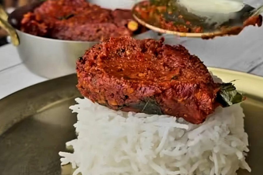 Chutney made with Onion and Gur can be very good side dish option for lunch and dinner dgtl