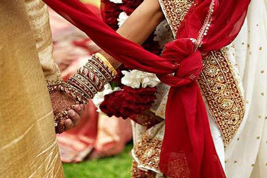 IAS officer married woman who came with a complaint and they fell in love