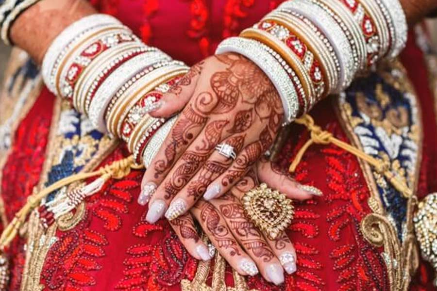 IAS officer married woman who came with a complaint and they fell in love