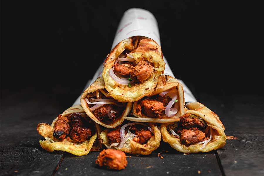 প্রেম দিবসে কামড় দিতে পারেন কাঠিরোলেও।