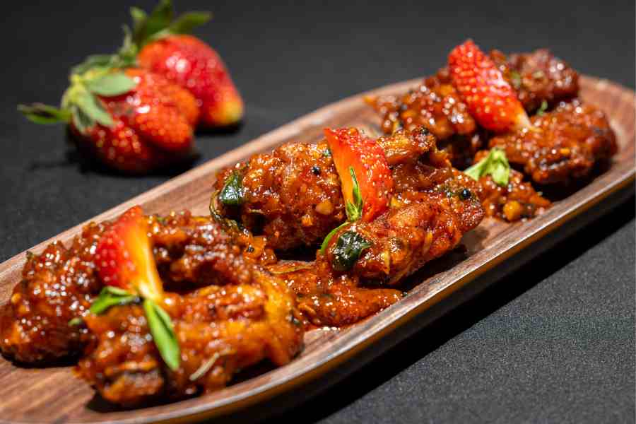  স্ট্রবেরি বাটারফিল্ড চিকেনও খেয়ে দেখতে পারেন।