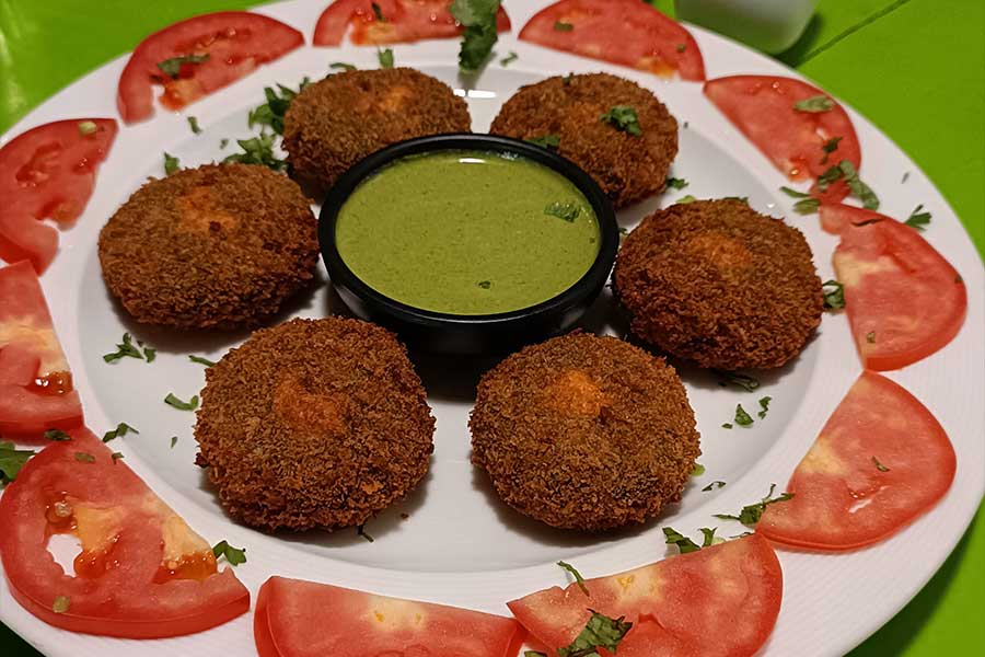 বিরিয়ানির পাশাপাশি পাওয়া যাবে নিরামিষ হারাভরা কবাবও।