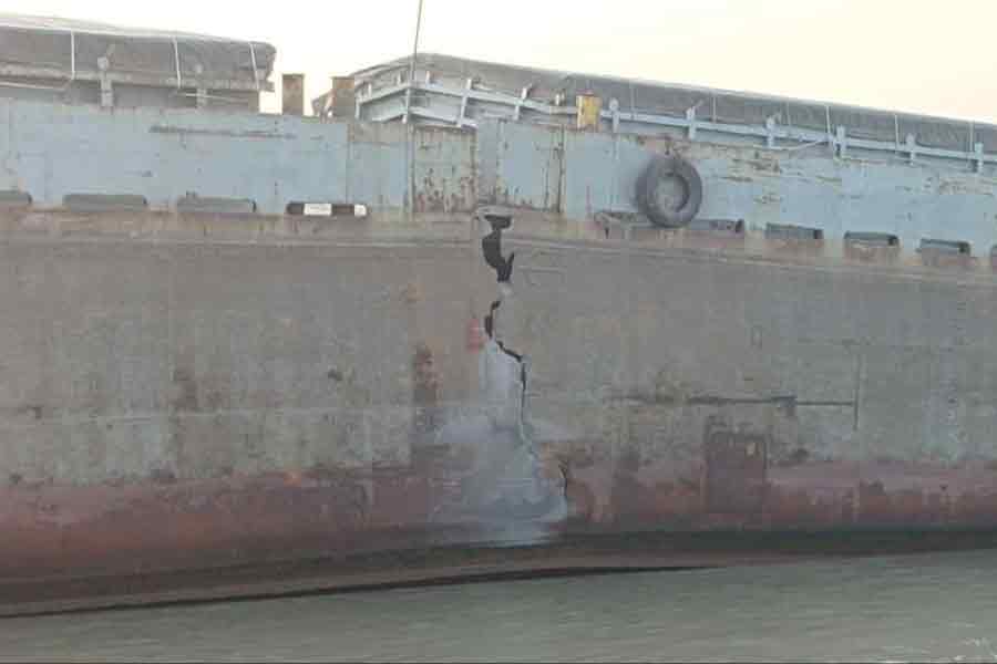 Twelve sailors from Bangladesh rescued from sinking barge in muriganga river dgtld