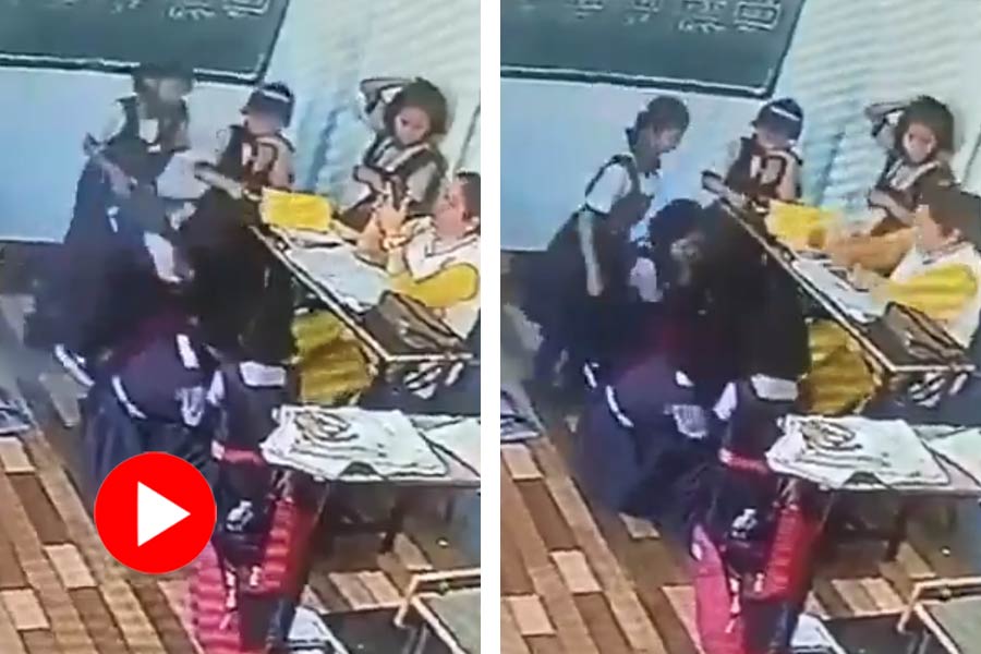 Video of teacher ask schoolgirls for massage legs in classroom in Madhya Pradesh goes viral