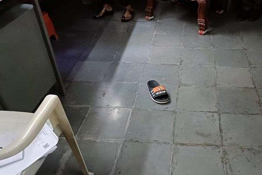 Convicted person hurled shoe at judge after he verdicts life imprisonment dgtl