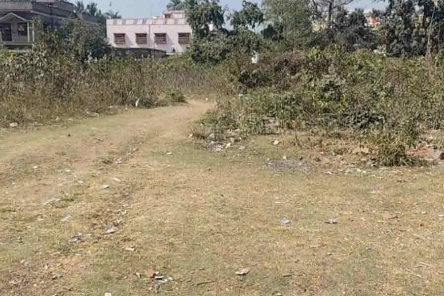 Local residents preventing Durgapur Municipal Corporation to build a Health center in Government owned land