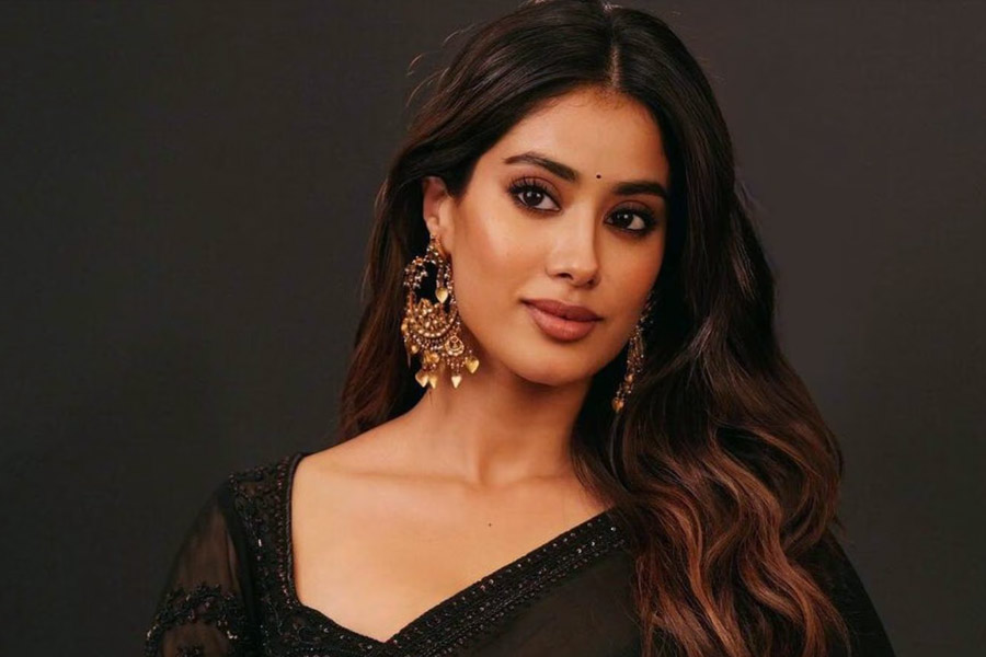 Actress Janhvi Kapoor uses, know skin care benefits of sweet almond oil dgtl
