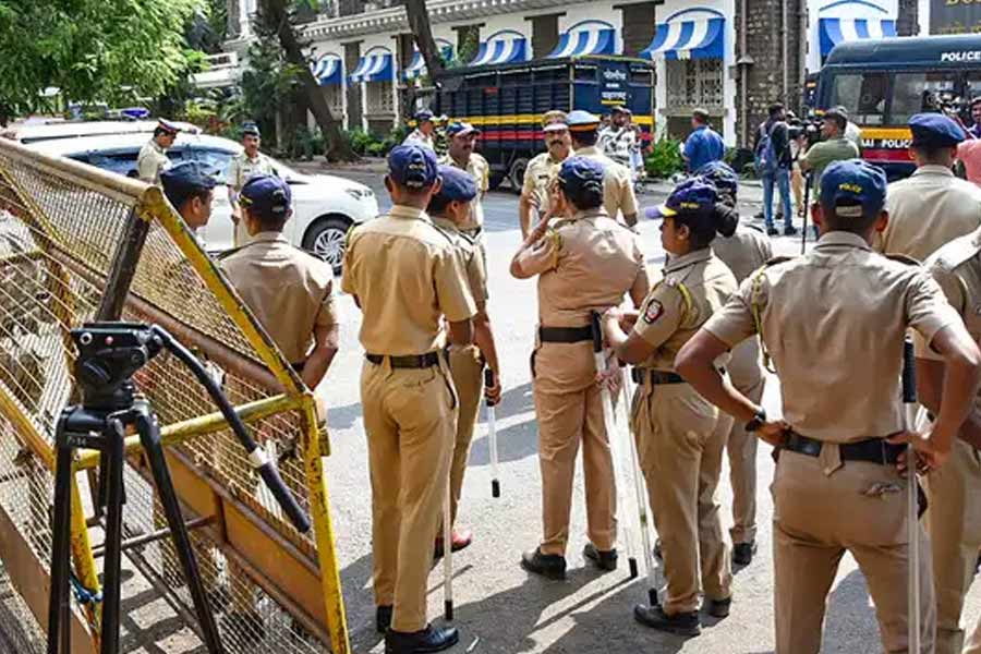 মুম্বই পুলিশ ও জাতীয় তদন্তকারী সংস্থার (ন্যাশনাল ইনভেস্টিগেশন এজ়েন্সি বা এনআইএ) নথি অনুযায়ী, ২০০৮ সালের ১১ থেকে ২১ নভেম্বর মুম্বইয়ের হোটেল রেনেসাঁয় ছিলেন রানা। তিনি ভারত ছাড়ার পাঁচ দিনের মাথায় বাণিজ্যনগরীতে হামলা চালায় ১০ লস্কর জঙ্গি।