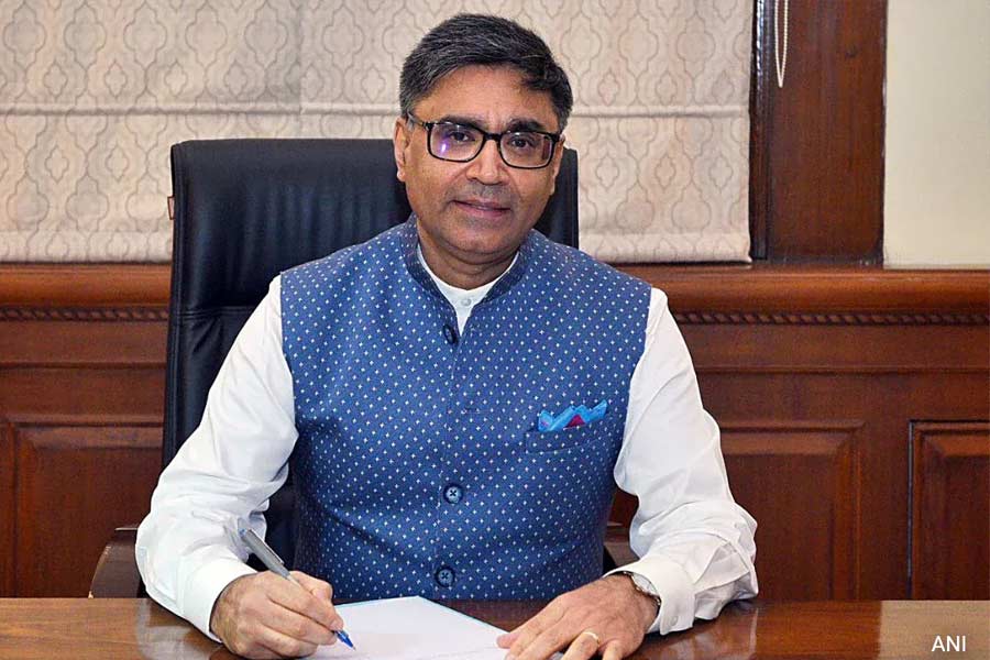 গত ৭ ফেব্রুয়ারি রানার প্রত্যর্পণ নিয়ে মুখ খোলেন ভারতের বিদেশ সচিব বিক্রম মিস্রী। তিনি বলেন, ‘‘এ ব্যাপারে মার্কিন প্রশাসনের সঙ্গে যোগাযোগ রাখা হচ্ছে।’’ ওই সময়েই তাহাউরকে ভারতে ফেরানোর ব্যাপারে ইঙ্গিত দেন তিনি। এক সপ্তাহের মধ্যে এতে চূড়ান্ত অনুমোদন দিল ওয়াশিংটন।