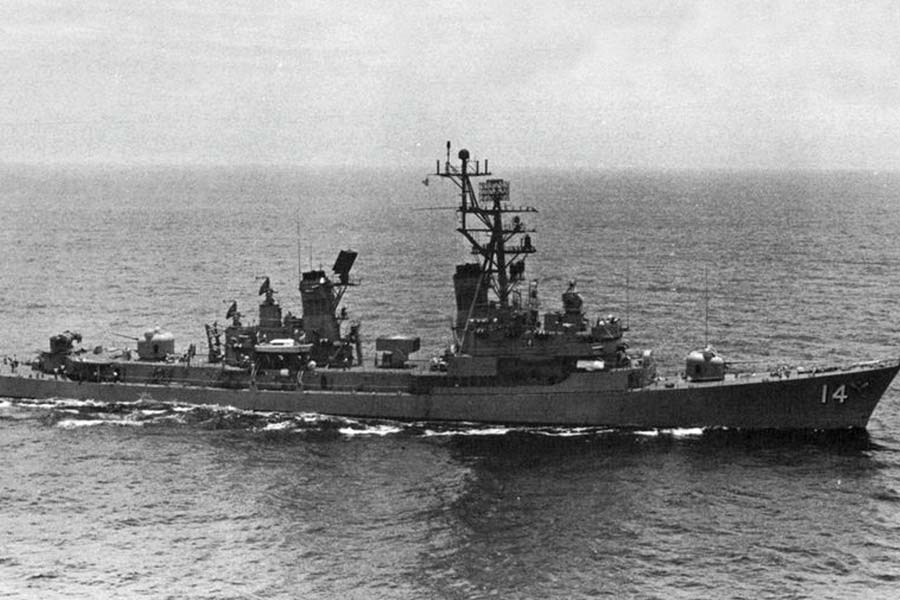 নিউ জ়িল্যান্ডের সরকার নীতিগত ভাবে পরমাণু হাতিয়ারের বিরোধী। ‘ইউএসএস বুকানন’কে দেশের জলসীমায় প্রবেশ করতে না দেওয়ার ক্ষেত্রে এই যুক্তিই দেখিয়েছিল কিউয়ি প্রশাসন। ফলে বাধ্য হয়ে অন্য রাস্তা ধরতে হয় পরমাণু হাতিয়ারে সজ্জিত মার্কিন রণতরীকে। এই অপমান হজম করতে বেশ কষ্ট হয়েছিল ওয়াশিংটনের।