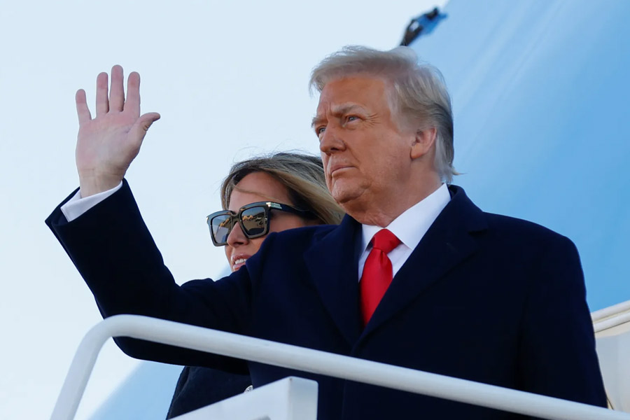 ট্রাম্পের এই পরিকল্পনায় ক্ষতবিক্ষত হতে পারে ভারতের অর্থনীতি। ইতিমধ্যেই স্টক সূচকের রক্তক্ষরণে মিলেছে তার প্রমাণ। মার্কিন প্রেসিডেন্টের ঘোষণার পর ১৪ ফেব্রুয়ারি প্রায় ২০০ পয়েন্ট পড়ে যায় সেনসেক্স। নিফটি নেমেছিল ১০০ পয়েন্ট। এ ছাড়া ট্রাম্পের সিদ্ধান্ত এ দেশের আন্তর্জাতিক বাণিজ্যেও প্রভাব ফেলবে বলে মনে করা হচ্ছে।