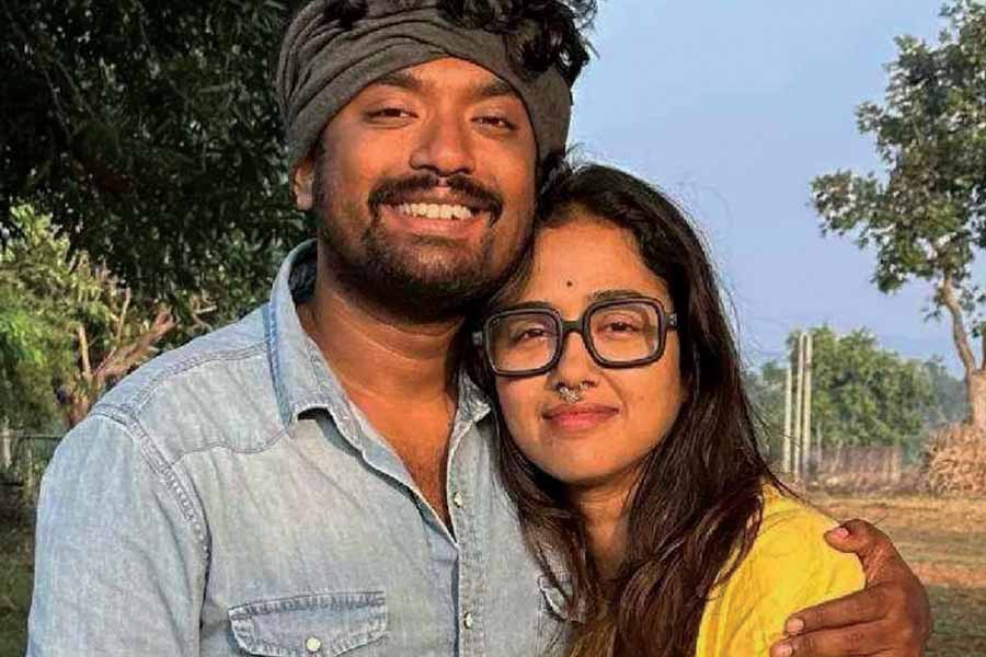 Tollywood Actor Sohini Sarkar Talks about her married life and love affair with Shovan Ganguly dgtl