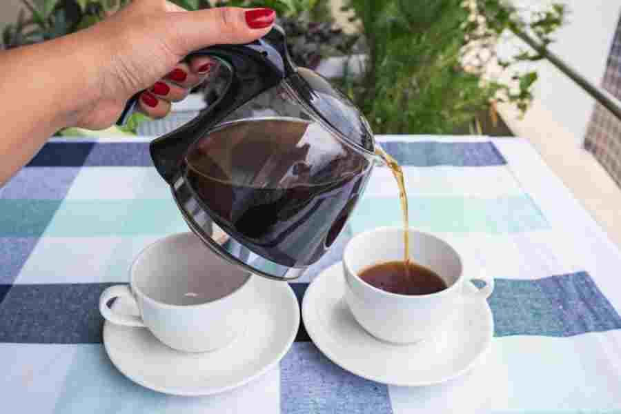 Date seed coffee is a caffeine-free alternative to regular coffee acts as a natural detoxifier