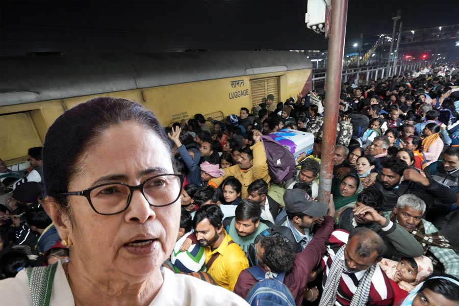 Mamata Banerjee says New Delhi Incident shows importance of planning and management dgtl