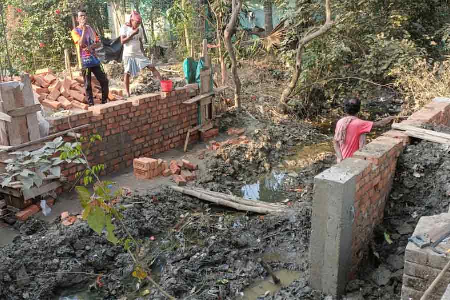 Local residents filed complain against Illegal construction by blocking drainage canal at Uluberia