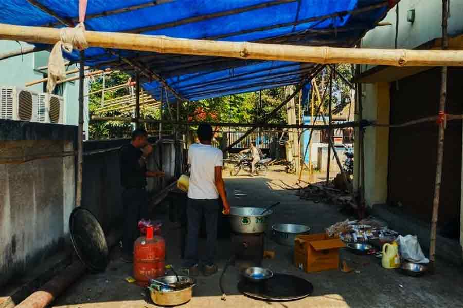 Comlain filed for cooking illegally at Rabindra Bhaban of Asansol