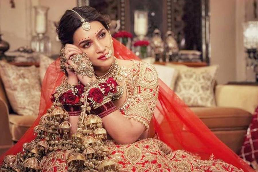 Are actress Kriti Sanon and her rumoured boyfriend Kabir Bahia in Delhi for their wedding planning dgtl