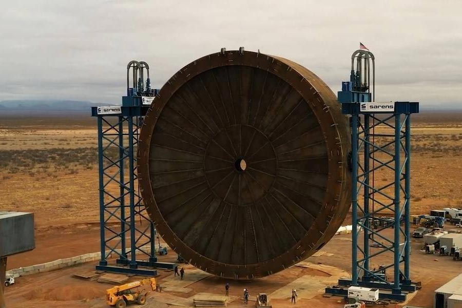 পৃথিবীর মাধ্যাকর্ষণ শক্তিকে কাটিয়ে মহাশূন্যে কৃত্রিম উপগ্রহ বা মহাকাশযান নিয়ে যেতে লক্ষ লক্ষ পাউন্ড জ্বালানি পুড়িয়ে শক্তি সঞ্চয় করে রকেট। ক্যাটাপল্টের প্রযুক্তি এর থেকে একেবারে ভিন্ন। স্পিনলঞ্চ পেলোড (ওজন) উৎক্ষেপণের জন্য এ ক্ষেত্রে ব্যবহার করছে বিশুদ্ধ গতিশক্তি। সংস্থার তৈরি যন্ত্রটিতে বিশাল ভ্যাকুয়াম সিলড সেন্ট্রিফিউজ় রয়েছে।