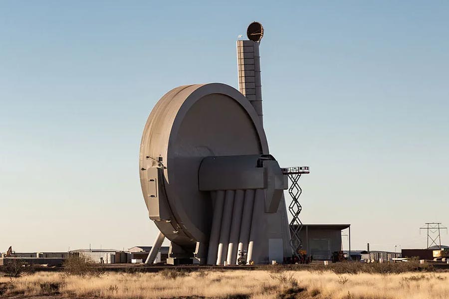 তবে স্পিনলঞ্চের কিছু সীমাবদ্ধতাও রয়েছে। প্রথমত, ক্যাটাপল্টের উৎক্ষেপণ পুরোপুরি গতিশক্তির উপর নির্ভরশীল। আর তাই ২০০ কেজির বেশি ওজনের কৃত্রিম উপগ্রহ এর সাহায্যে মহাশূন্যে পাঠানো প্রায় অসম্ভব। মহাকাশে বড় ধরনের মিশনের ক্ষেত্রে এটি কতটা কাজ করবে, তা নিয়ে এখনও সন্দিহান জ্যোতির্বিজ্ঞানীদের একাংশ।