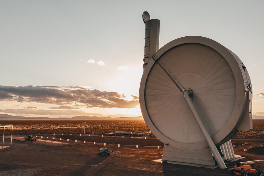 বর্তমানে নাসা এবং এয়ারবাসের সঙ্গে মিলে বেশ কয়েকটি প্রকল্পে কাজ করছে ক্যালিফোর্নিয়ার স্টার্ট আপ স্পিনলঞ্চ। এর মধ্যে অন্যতম হল কৃত্রিম উপগ্রহের জন্য একটি পূর্ণাঙ্গ কক্ষপথ উৎক্ষেপণ ব্যবস্থা তৈরি করা। এ ছাড়া চরম উৎক্ষেপণ শক্তি সহ্য করার জন্য শক্তিশালী স্যাটেলাইট শিল্ডিং নির্মাণের চেষ্টাও চালাচ্ছে তারা।
