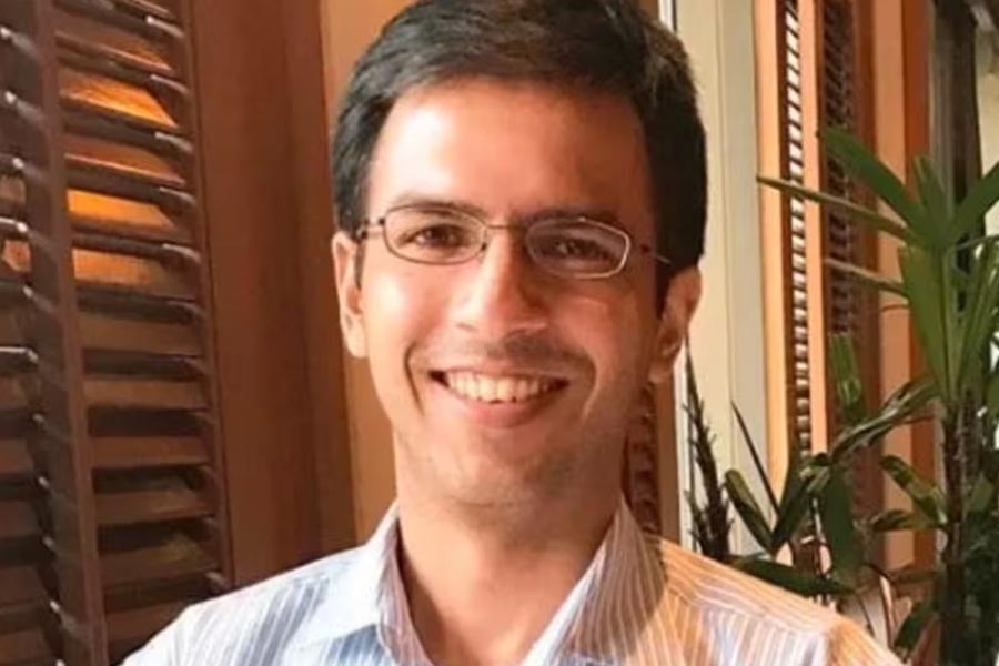 All need to know about Abhinav Chandrachud, Ex CJI’s Son to represent Ranveer Allahbadia