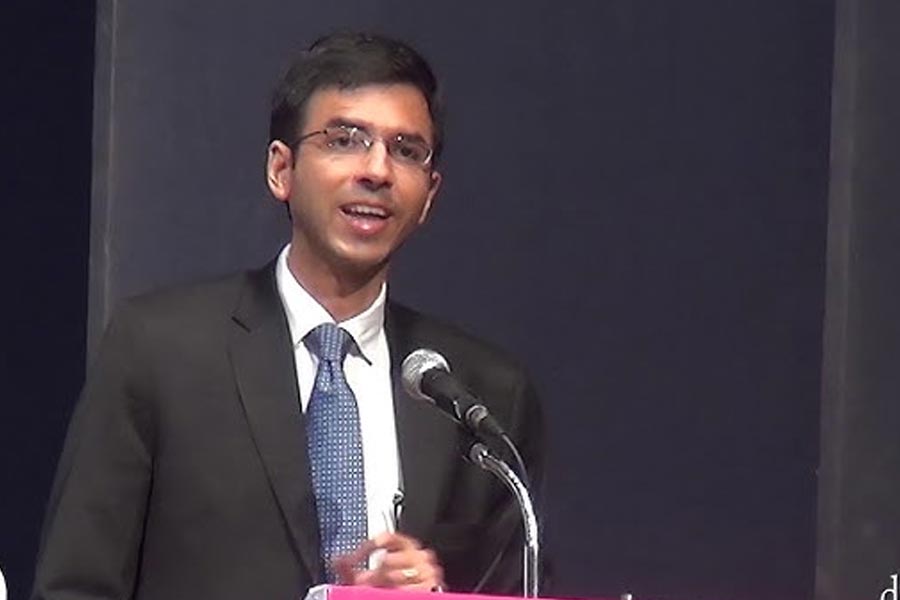 All need to know about Abhinav Chandrachud, Ex CJI’s Son to represent Ranveer Allahbadia