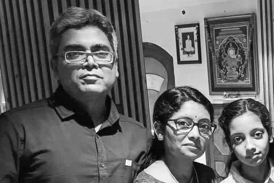 Accident on Belgharia Expressway family of three including father mother and daughter die on spot dgtld