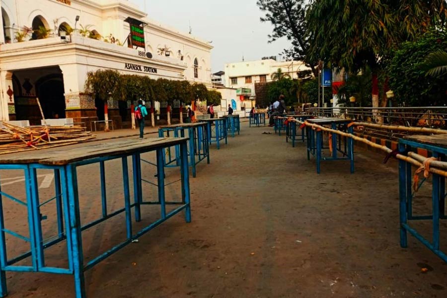 Initiatives have been taken to prevent excessive crowd in Asansol station for Maha Kumbh 2025